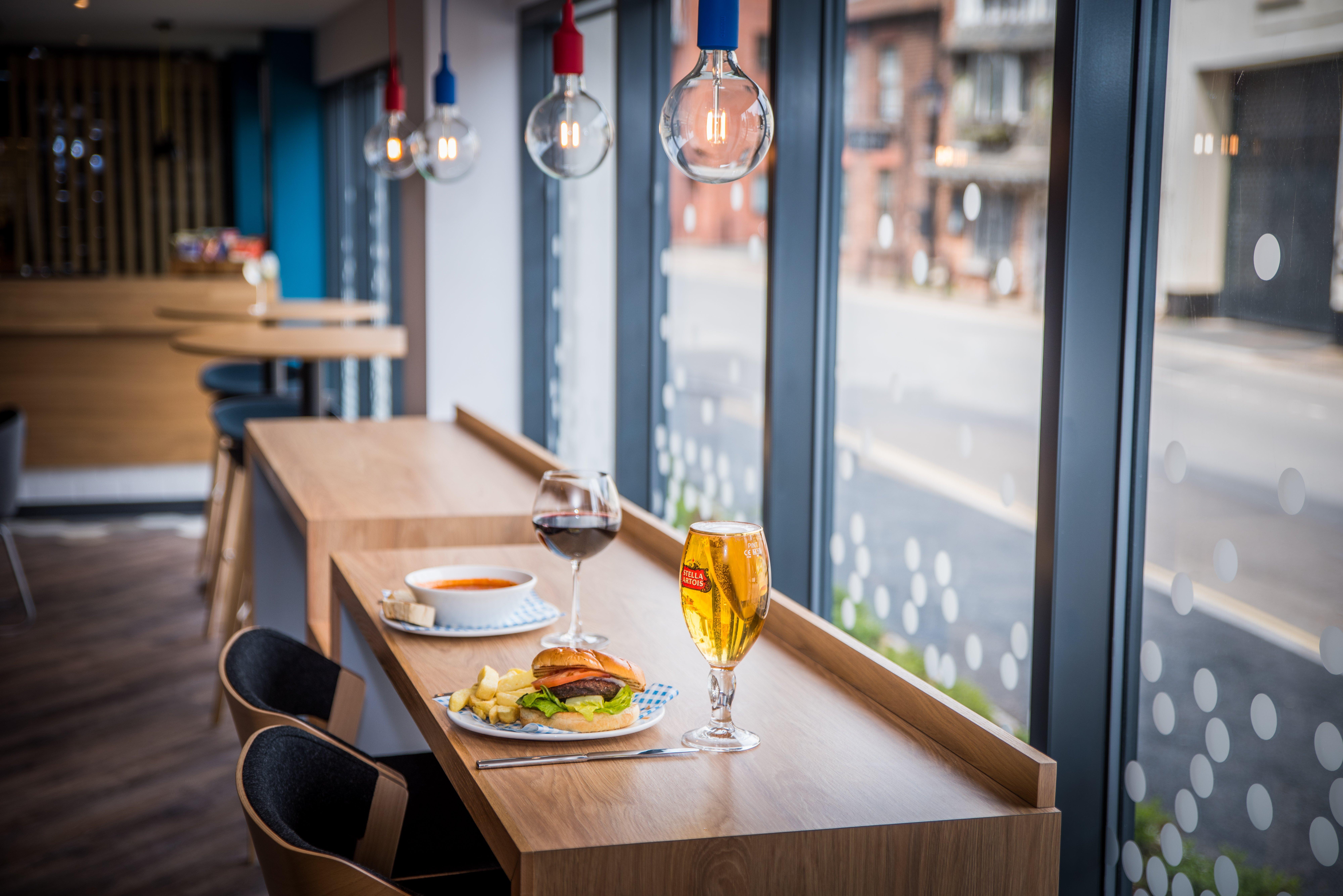 Holiday Inn Express - Exeter - City Centre By Ihg Exterior foto